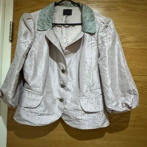 Elegant Women's Cream Jacket with Green Collar